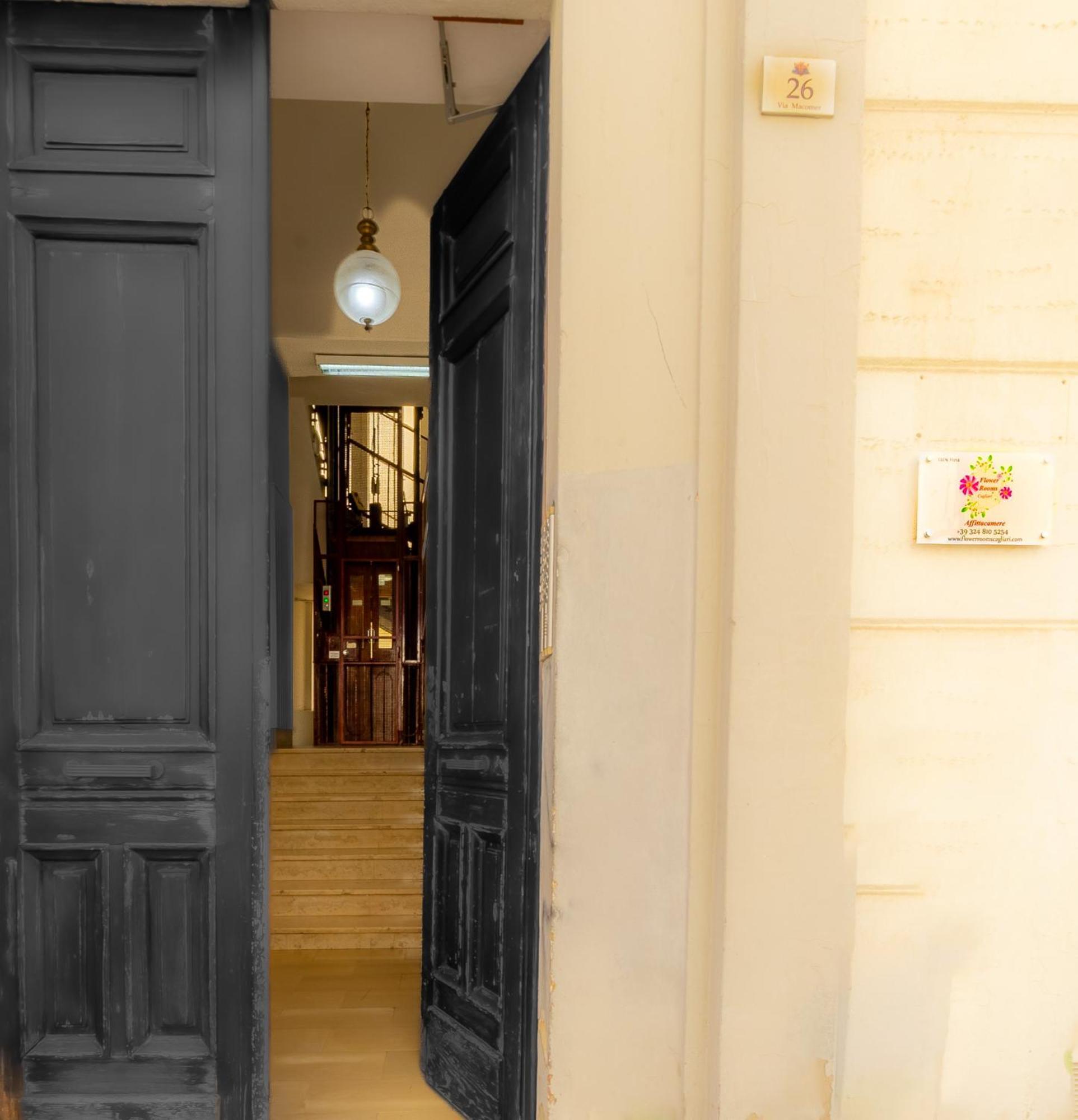 Flower Rooms Κάλιαρι Εξωτερικό φωτογραφία